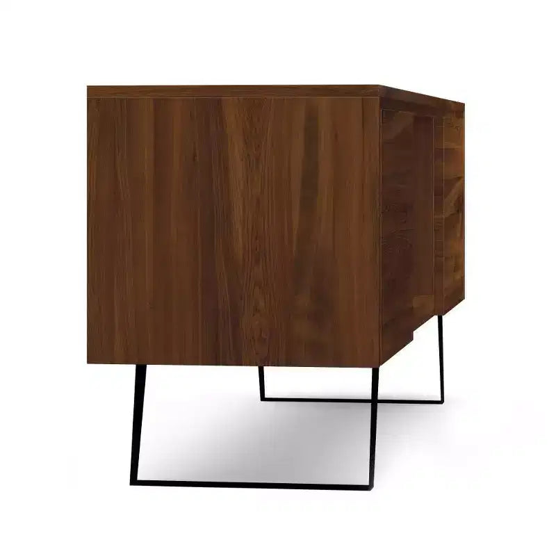 Meuble TV Mitchell : pieds métalliques robustes, rangement multimédia, gestion des câbles - WyndenHall