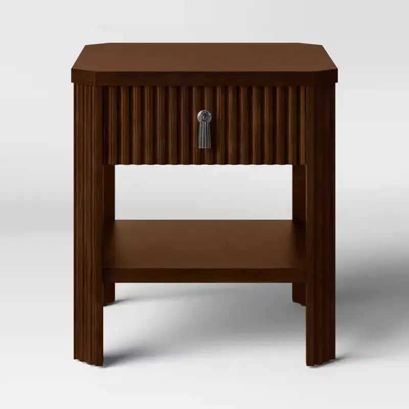 Table d'appoint cannelée Laguna Nigel, marron – Threshold™ conçue avec Studio McGee